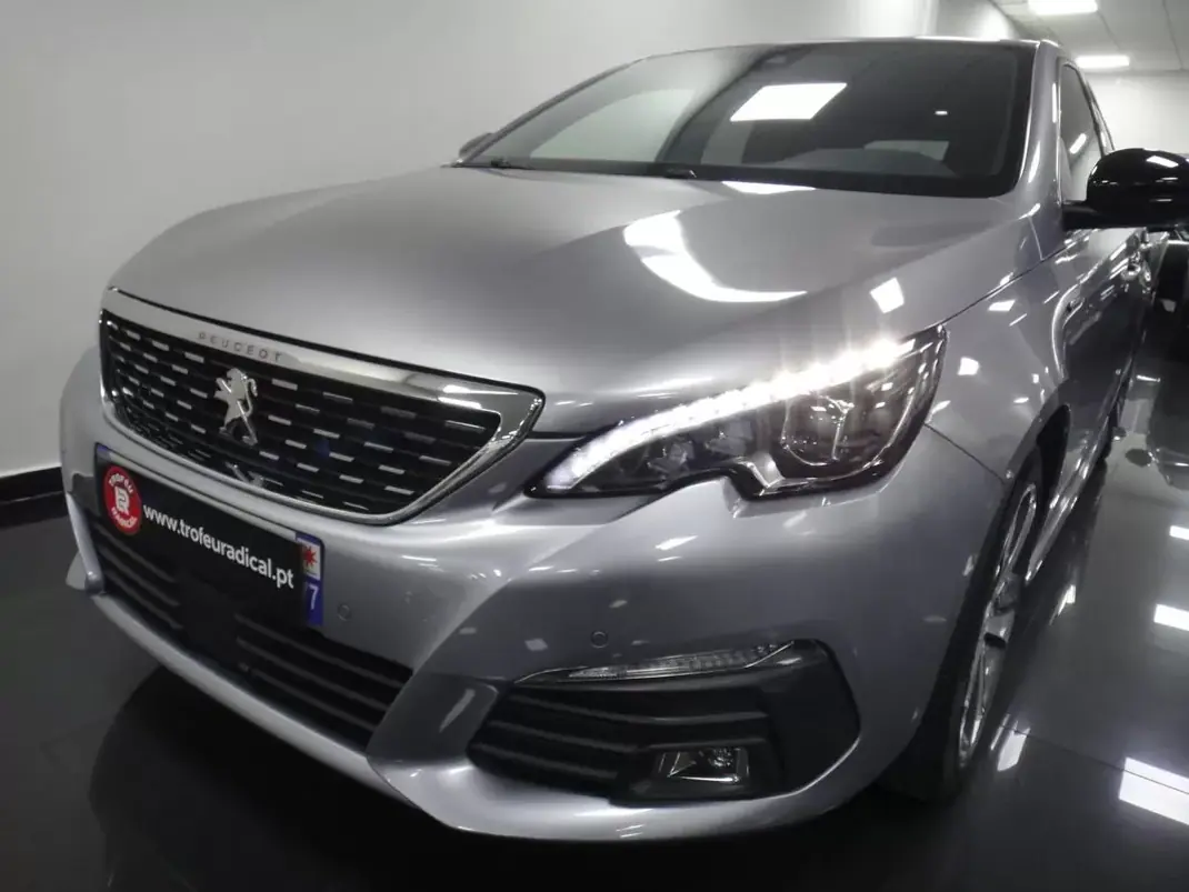 Peugeot 308 2020 - 14990 EUR, 60000 km - AUTO.MOTO.pt - 60000km - foto 9 de 33