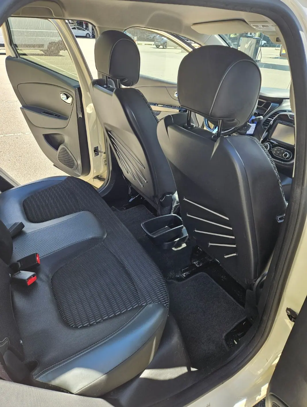 Renault Captur 2016 - 12400 EUR, 79200 km - 79200km - foto 10 de 12