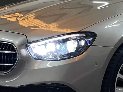 Mercedes-Benz E 300 2021 - 33950 EUR, 112651 km - AUTO.MOTO.pt - 112651km - foto 5 de 20