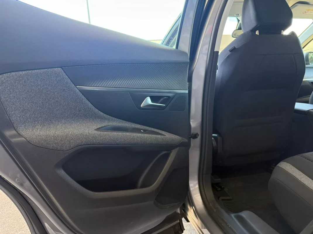 Peugeot 3008 2018 - 18900 EUR, 104582 km - AUTO.MOTO.pt - 104582km - foto 26 de 33