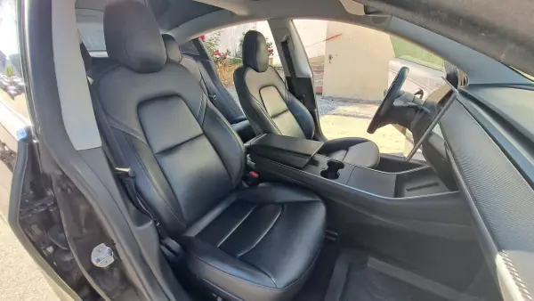 Tesla Model 3 2019 - 22500 EUR, 113000 km - AUTO.MOTO.pt - 113000km - foto 37 de 53