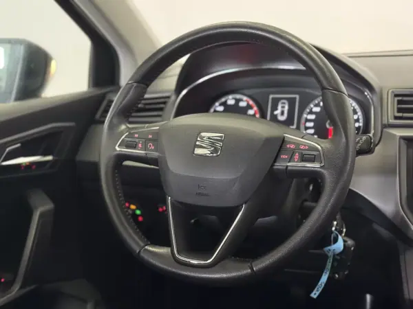 SEAT Ibiza 2019 - 11450 EUR, 70284 km - AUTO.MOTO.pt - 70284km - foto 21 de 39