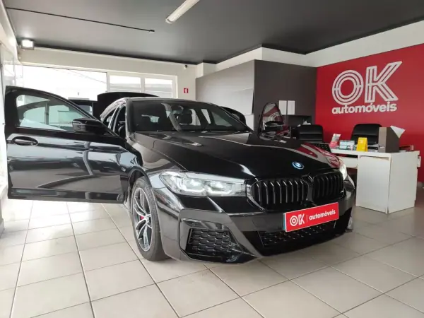 BMW 530e 2022 - 35650 EUR, 99990 km - AUTO.MOTO.pt - 99990km - foto 19 de 37