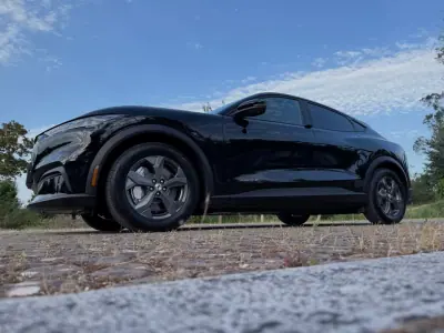 Ford Mustang Mach-E 2021 - 26500 EUR, 125000 km - AUTO.MOTO.pt - 125000km - foto 3 de 23