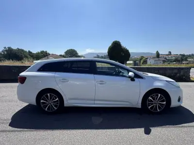 Toyota Avensis Touring Sports 2016 - 11990 EUR, 294000 km - AUTO.MOTO.pt - 294000km - foto 8 de 33