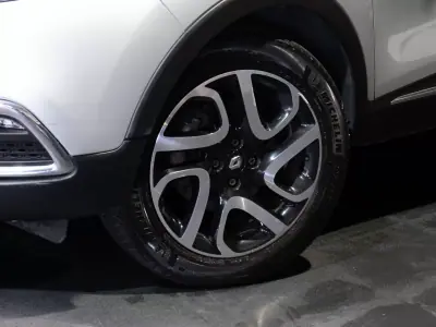 Renault Captur 2016 - 13990 EUR, 109000 km - AUTO.MOTO.pt - 109000km - foto 6 de 36