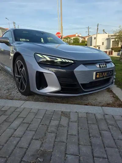 Audi e-tron GT 2021 - 52499 EUR, 100000 km - AUTO.MOTO.pt - 100000km - foto 38 de 46
