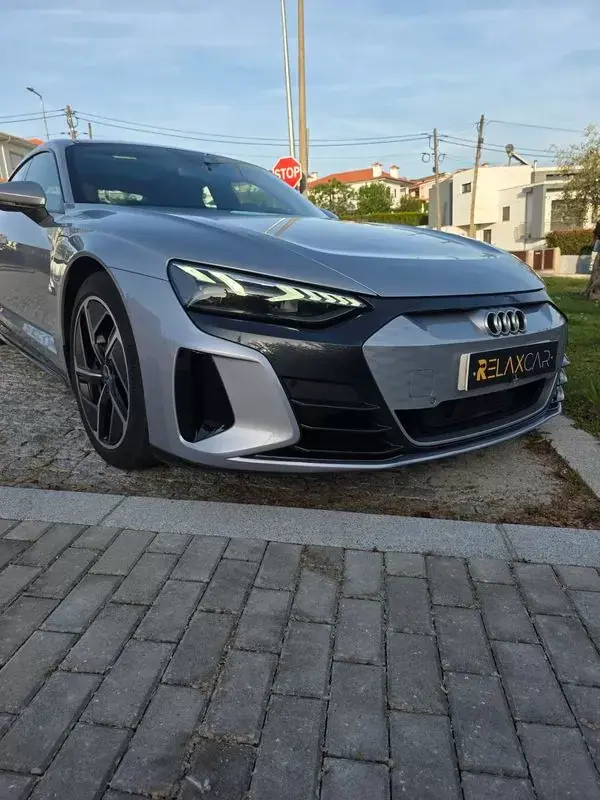 Audi e-tron GT 2021 - 52499 EUR, 100000 km - AUTO.MOTO.pt - 100000km - foto 38 de 46