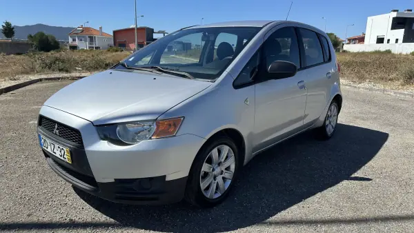 Mitsubishi Colt 1.1 Invite ClearTec 2010 Gasolina