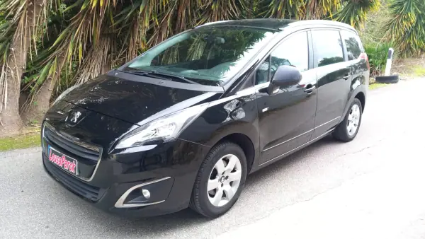 Peugeot 5008 2016 - 11500 EUR, 187611 km - AUTO.MOTO.pt - 187611km - foto 14 de 20
