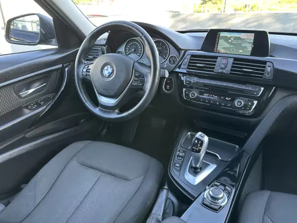 BMW 320 2017 - 14900 EUR, 260000 km - AUTO.MOTO.pt - 260000km - foto 30 de 65
