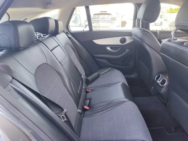 Mercedes-Benz C 180 2018 - 20990 EUR, 221000 km - AUTO.MOTO.pt - 221000km - foto 18 de 18