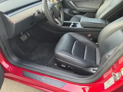 Tesla Model 3 2021 - 27499 EUR, 74631 km - 74631km - foto 26 de 34