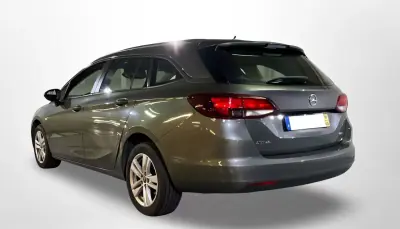 Opel Astra Sports Tourer 2018 - 7990 EUR, 234500 km - AUTO.MOTO.pt - 234500km - foto 4 de 9