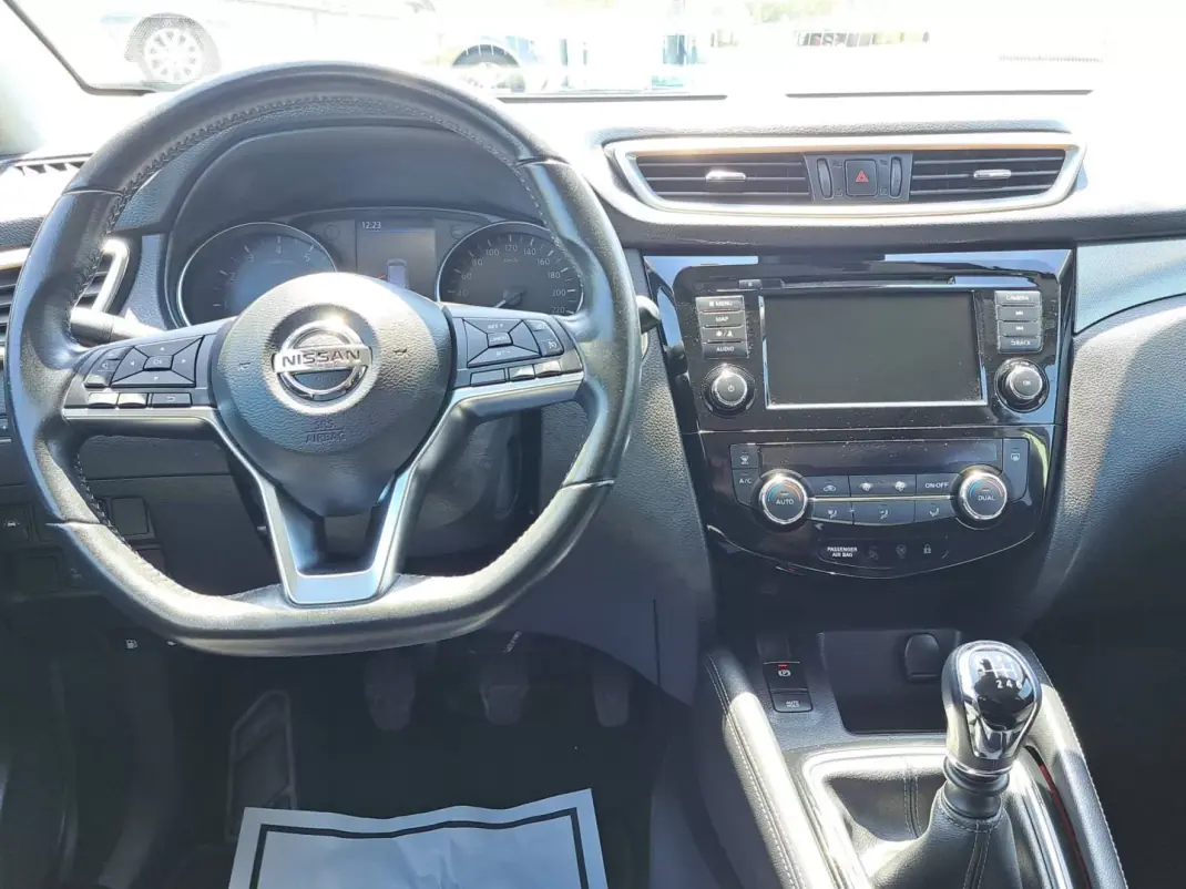Nissan Qashqai 2019 - 18750 EUR, 92563 km - 92563km - foto 12 de 50