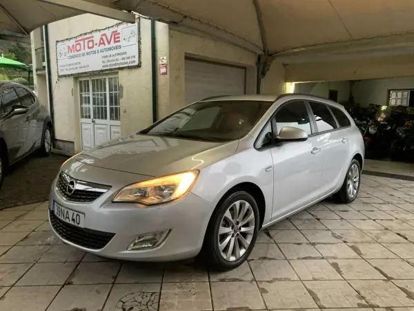 Opel Astra Sports Tourer 2012 - 6750 EUR, 274002 km - AUTO.MOTO.pt - 274002km - foto 2 de 21