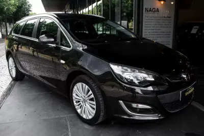 Opel Astra Sports Tourer 2013 - 6490 EUR, 240124 km - AUTO.MOTO.pt - 240124km - foto 11 de 30