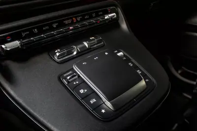Mercedes-Benz V 250 2024 - 74390 EUR, 72560 km - AUTO.MOTO.pt - 72560km - foto 20 de 48