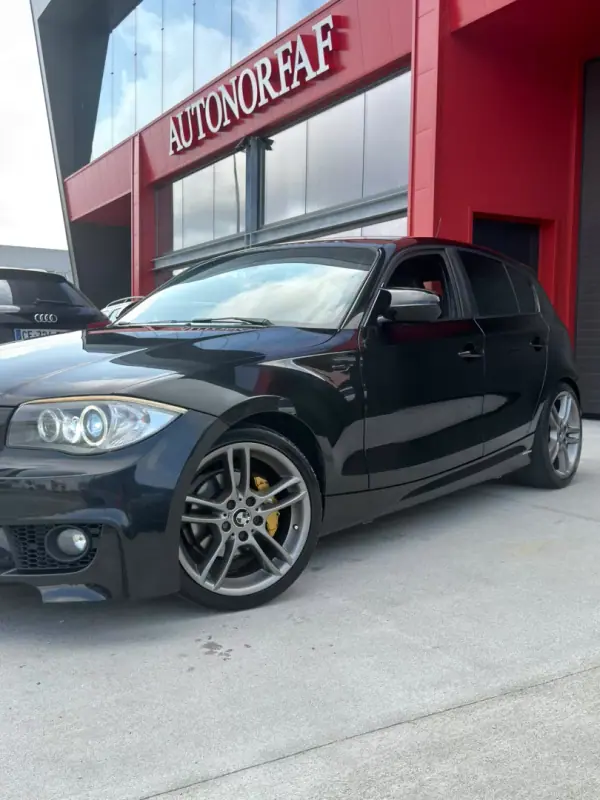 BMW 118 2010 - 12000 EUR, 176393 km - AUTO.MOTO.pt - 176393km - foto 8 de 18
