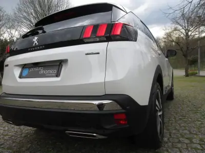 Peugeot 3008 2017 - 16990 EUR, 209000 km - AUTO.MOTO.pt - 209000km - foto 17 de 48