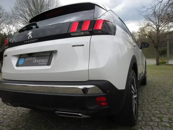 Peugeot 3008 2017 - 16990 EUR, 209000 km - AUTO.MOTO.pt - 209000km - foto 17 de 48