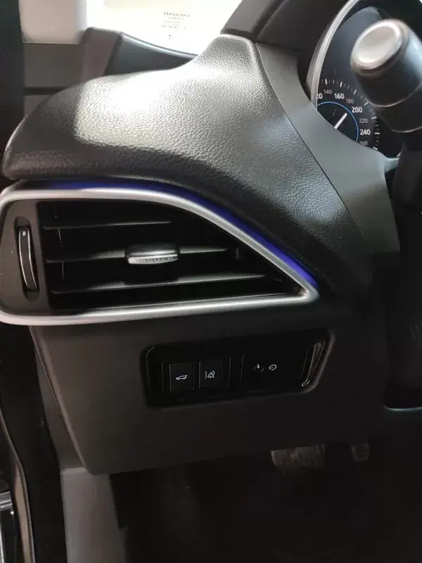 Jaguar F-Pace 2017 - 19750 EUR, 156000 km - AUTO.MOTO.pt - 156000km - foto 29 de 43