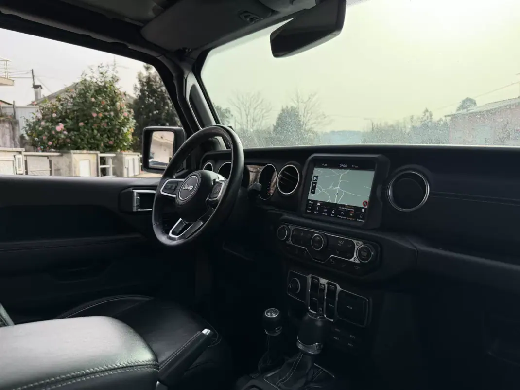 Jeep Wrangler Unlimited 2019 - 70000 EUR, 88541 km - AUTO.MOTO.pt - 88541km - foto 7 de 17