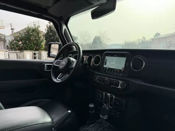 Jeep Wrangler Unlimited 2019 - 70000 EUR, 88541 km - AUTO.MOTO.pt - 88541km - foto 7 de 17