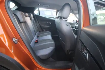 Peugeot e-2008 2020 - 19450 EUR, 54000 km - AUTO.MOTO.pt - 54000km - foto 24 de 41