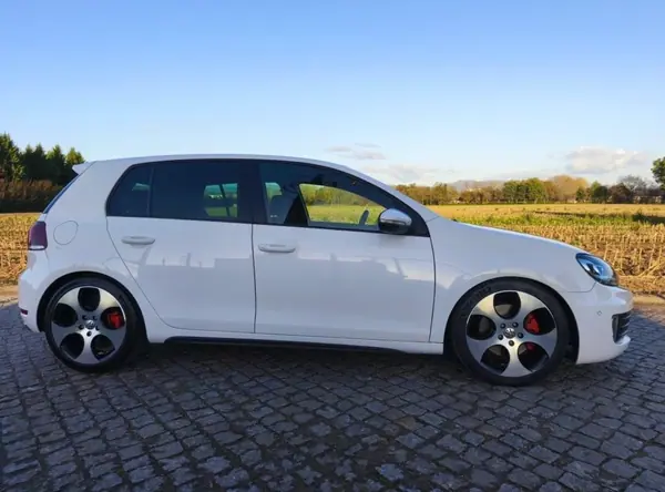 Volkswagen Golf 2009 - 13999 EUR, 156000 km - AUTO.MOTO.pt - 156000km - foto 3 de 7