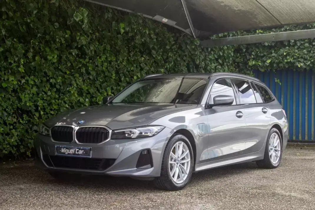 BMW 320 2022 - 29900 EUR, 70700 km - AUTO.MOTO.pt - 70700km - foto 3 de 19