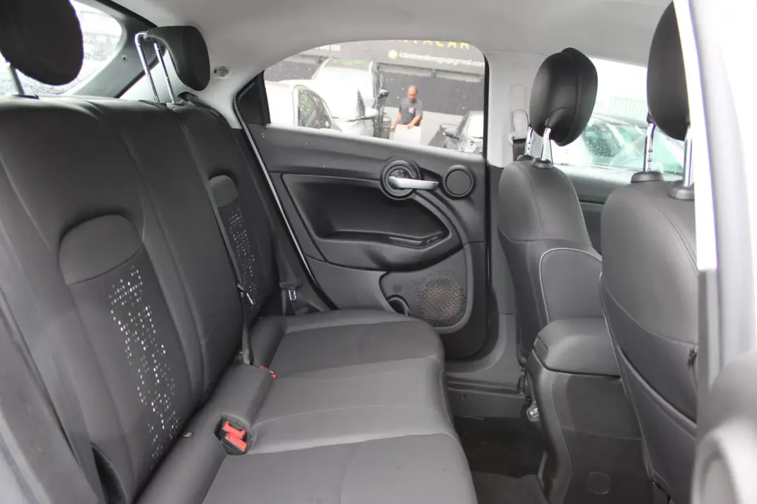 Fiat 500X 2021 - 16400 EUR, 7450 km - 7450km - foto 22 de 38