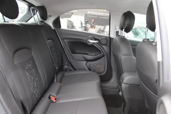 Fiat 500X 2021 - 16400 EUR, 7450 km - 7450km - foto 22 de 38