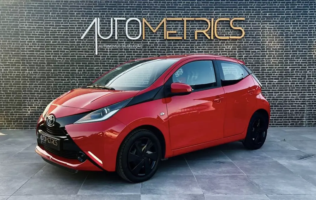Toyota Aygo 2016 - 8500 EUR, 190000 km - AUTO.MOTO.pt - 190000km - foto 1 de 16