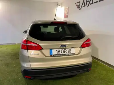 Ford Focus SW 2015 - 10750 EUR, 153000 km - AUTO.MOTO.pt - 153000km - foto 8 de 35