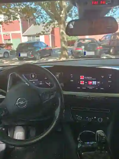 Opel Mokka 2023 — foto 4 de 6