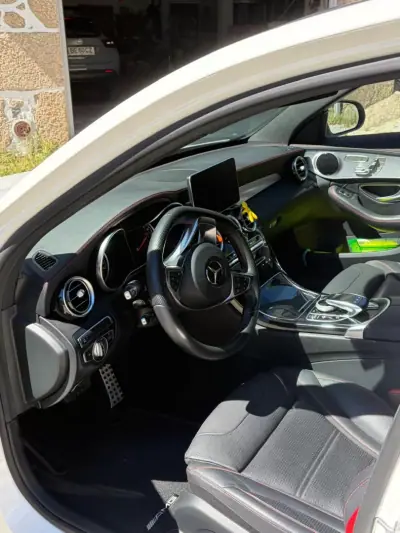 Mercedes-Benz C 43 AMG 2018 — foto 4 de 8
