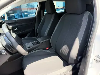 Peugeot 308 SW 2022 - 14900 EUR, 125000 km - AUTO.MOTO.pt - 125000km - foto 8 de 11