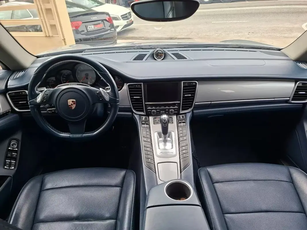 Porsche Panamera 2011 - 47900 EUR, 133621 km - 133621km - foto 35 de 36