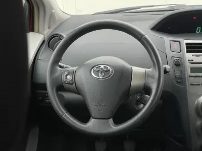 Toyota Yaris 2010 - 5990 EUR, 218000 km - AUTO.MOTO.pt - 218000km - foto 22 de 29