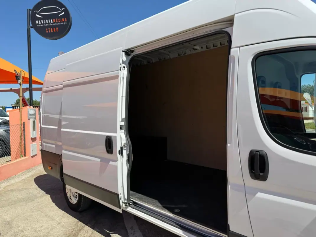 Fiat Ducato Maxi 35 XLH3 L4H3 2.2 Mjet 160cv 2022 - 24950 EUR, 157455 km - AUTO.MOTO.pt - 157455km - foto 9 de 10