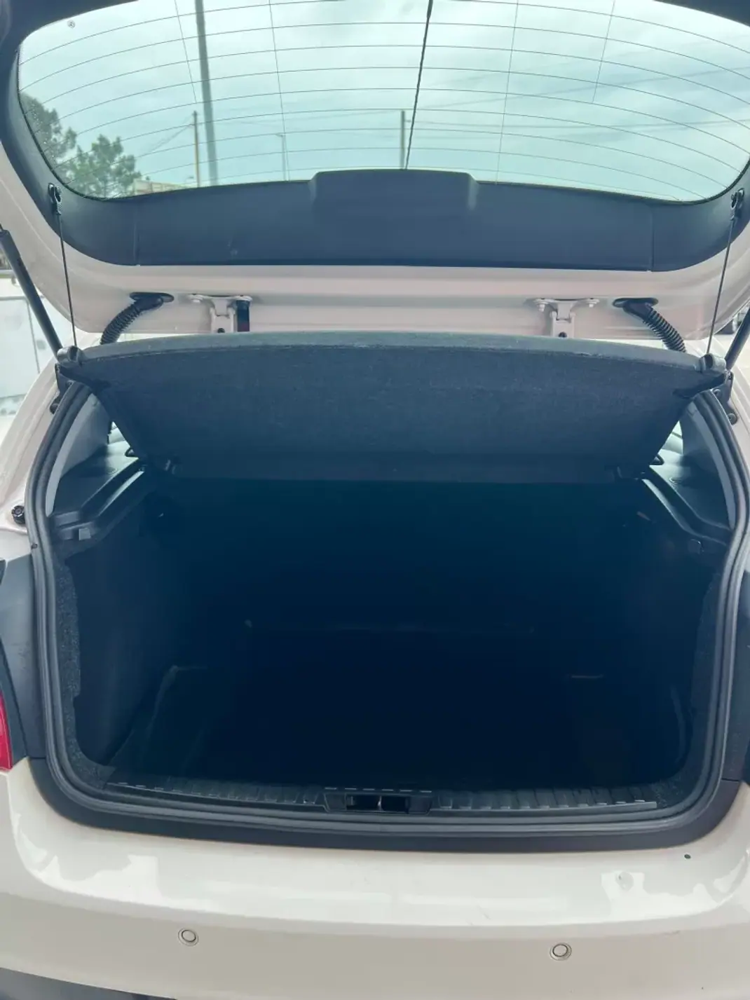 BMW 116 2011 - 14000 EUR, 184987 km - AUTO.MOTO.pt - 184987km - foto 10 de 26