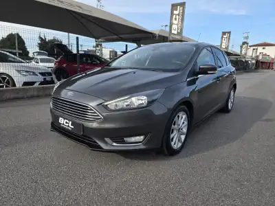 Ford Focus 2015 - 10990 EUR, 105000 km - AUTO.MOTO.pt - 105000km - foto 3 de 32