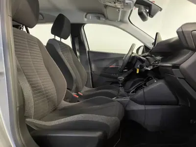 Peugeot 2008 2021 - 15250 EUR, 48000 km - AUTO.MOTO.pt - 48000km - foto 16 de 31