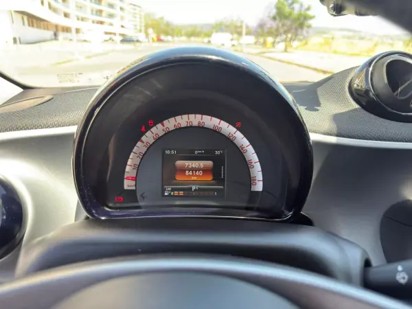 Smart ForFour 2016 - 11995 EUR, 84000 km - AUTO.MOTO.pt - 84000km - foto 18 de 42
