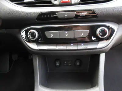 Hyundai i30 2019 - 14990 EUR, 108000 km - 108000km - foto 29 de 42