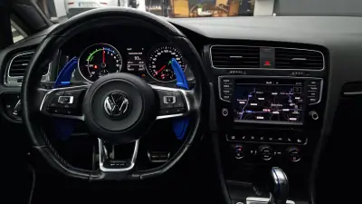 Volkswagen Golf 2015 - 19950 EUR, 168021 km - AUTO.MOTO.pt - 168021km - foto 30 de 56