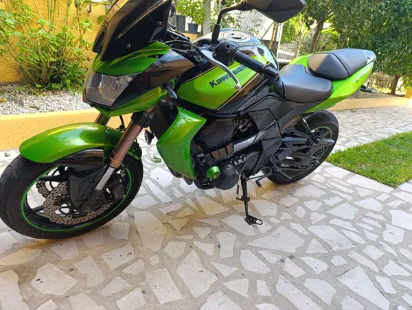 Kawasaki Z750R R 2011 Petrol