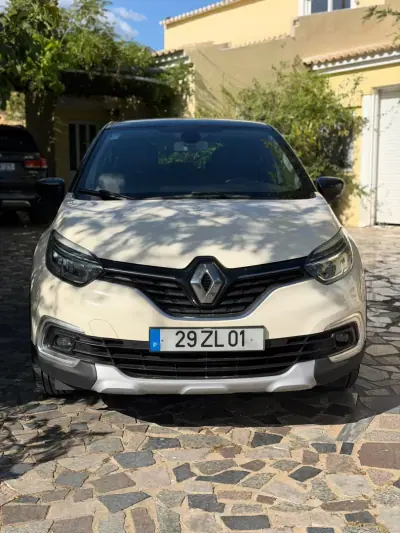 Renault Captur 2019 - 14900 EUR, 98836 km - AUTO.MOTO.pt - 98836km - foto 3 de 9