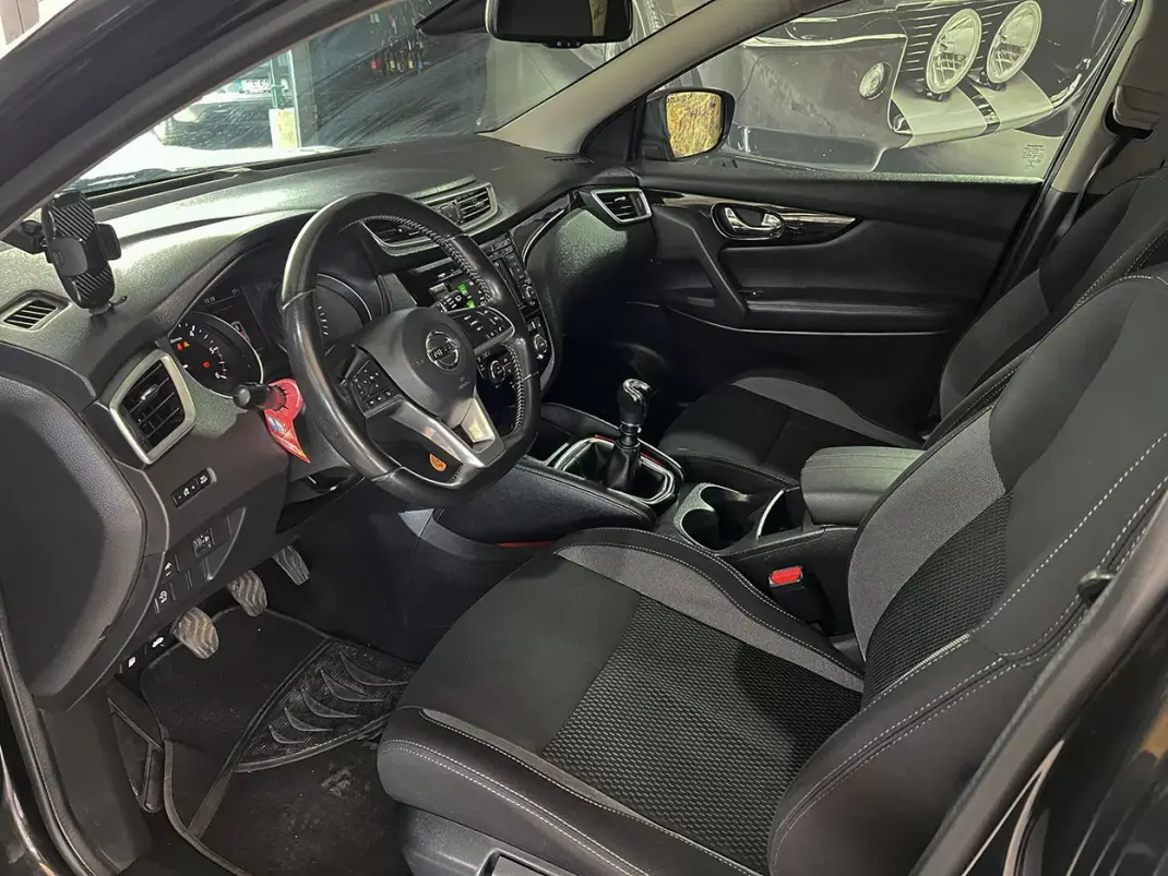 Nissan Qashqai 2019 - 19900 EUR, 113385 km - AUTO.MOTO.pt - 113385km - foto 6 de 22